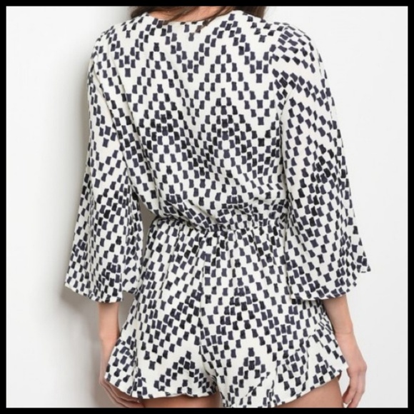 Deep V Neck Romper, Fully Lined! Adorable! New! - Picture 3 of 4